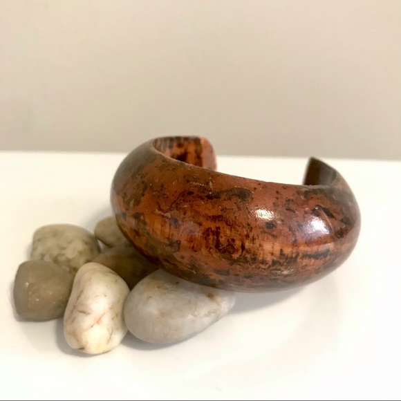 Wood bracelet from Hong Kong - Picture 4 of 4